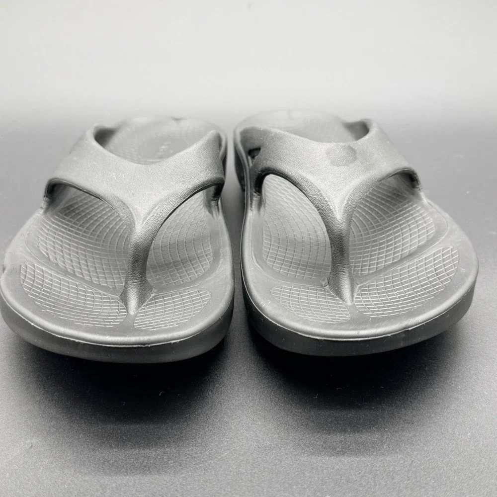 OOFOS OOriginal Recovery Sandals Men's 7 Women's 9 Black Thong Flip Flops